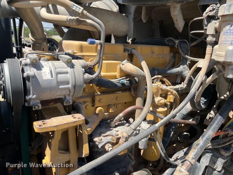 image for item MJ9145 2004 International 9200i  dump truck