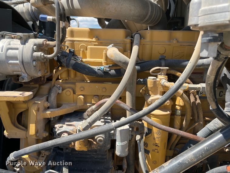 image for item MJ9145 2004 International 9200i  dump truck