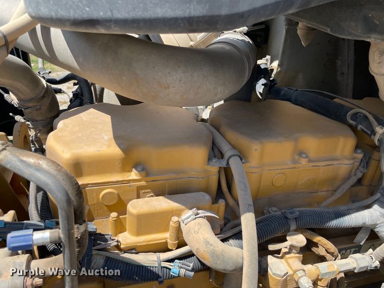 image for item MJ9145 2004 International 9200i  dump truck