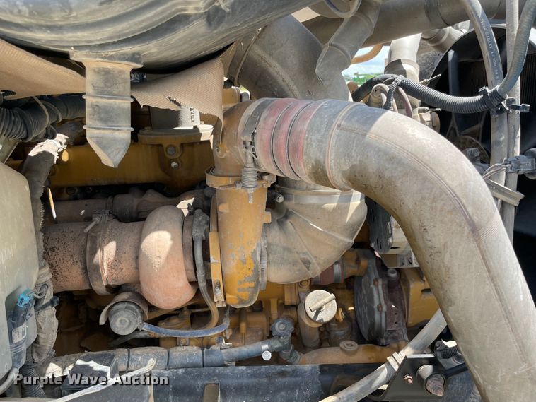 image for item MJ9145 2004 International 9200i  dump truck