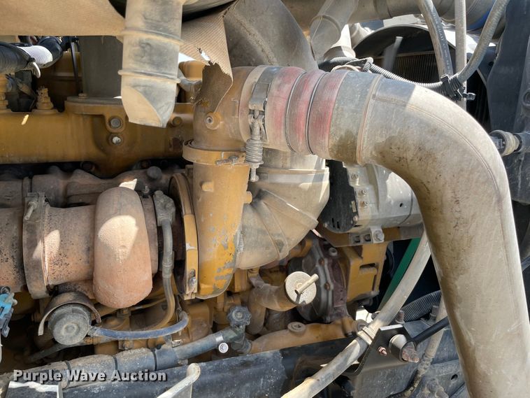 image for item MJ9145 2004 International 9200i  dump truck