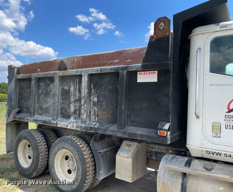 image for item MJ9145 2004 International 9200i  dump truck