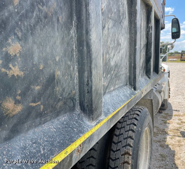 image for item MJ9145 2004 International 9200i  dump truck