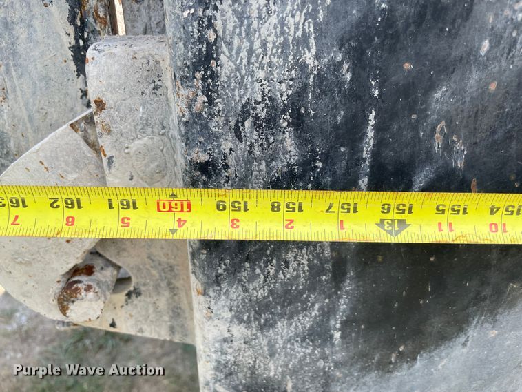 image for item MJ9145 2004 International 9200i  dump truck