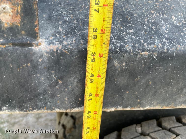 image for item MJ9145 2004 International 9200i  dump truck