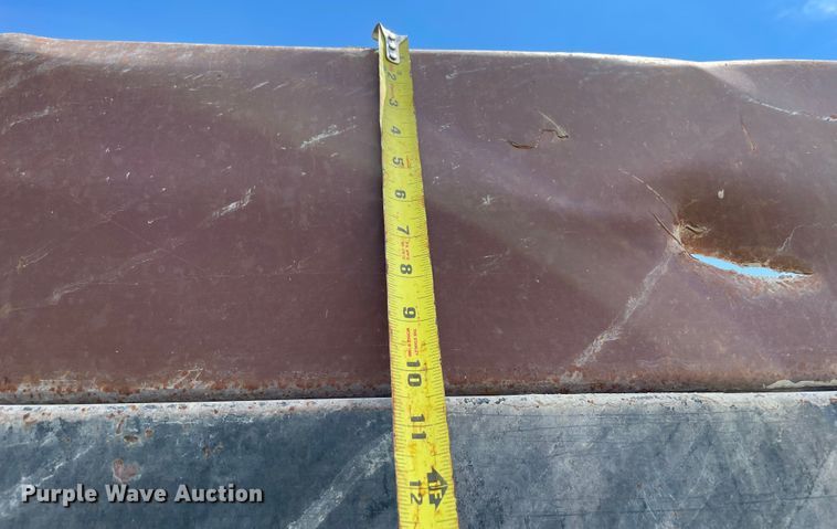 image for item MJ9145 2004 International 9200i  dump truck