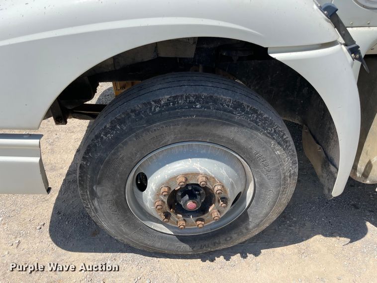 image for item MJ9145 2004 International 9200i  dump truck