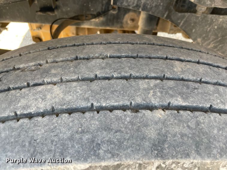 image for item MJ9145 2004 International 9200i  dump truck