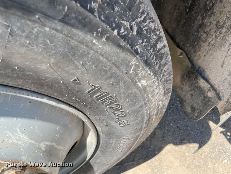 image for item MJ9145 2004 International 9200i  dump truck