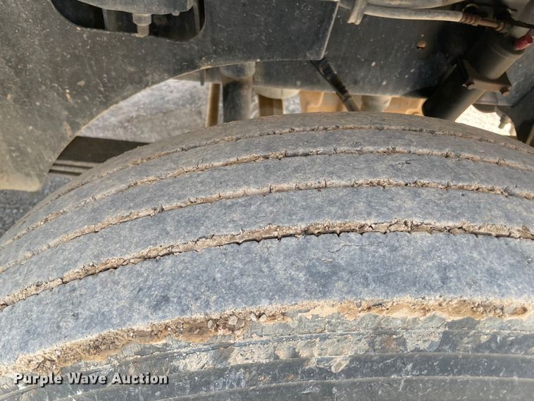 image for item MJ9145 2004 International 9200i  dump truck