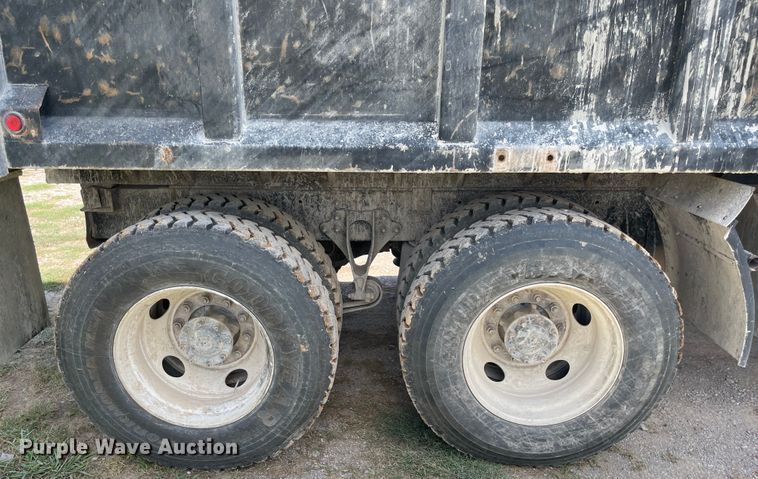 image for item MJ9145 2004 International 9200i  dump truck