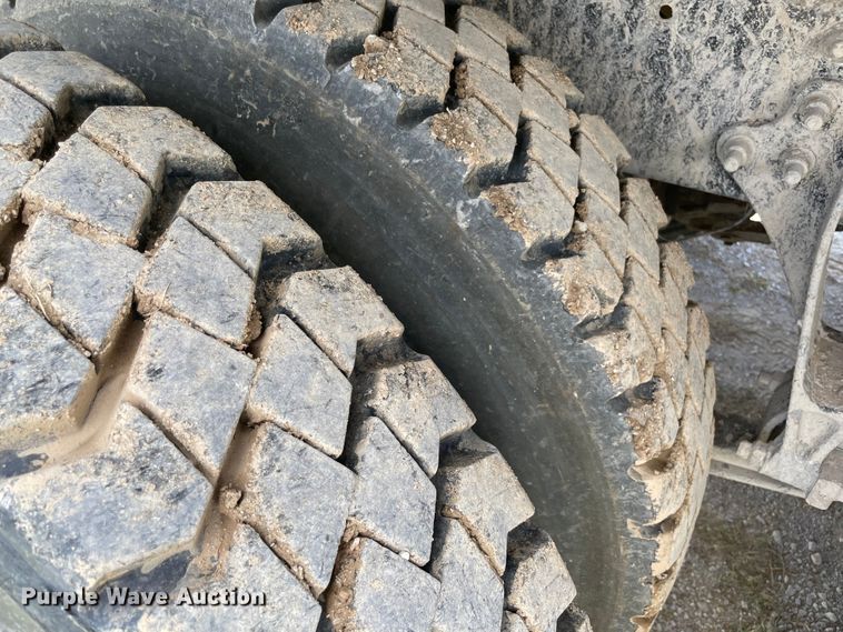 image for item MJ9145 2004 International 9200i  dump truck