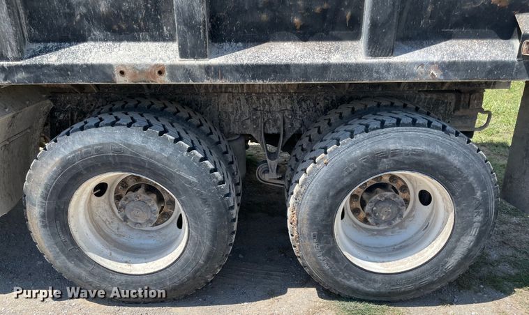 image for item MJ9145 2004 International 9200i  dump truck