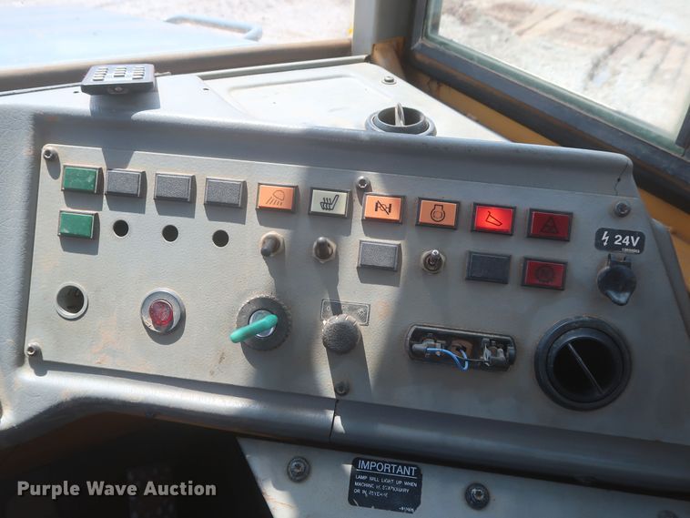 image for item MJ9146 1999 Volvo A25C  haul truck