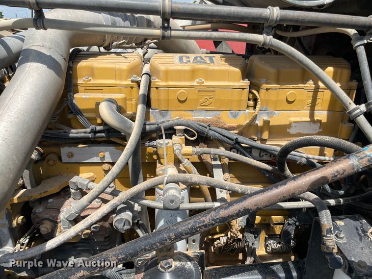 image for item MJ9151 2000 Freightliner FLD120  semi truck