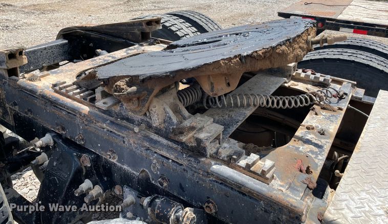 image for item MJ9151 2000 Freightliner FLD120  semi truck