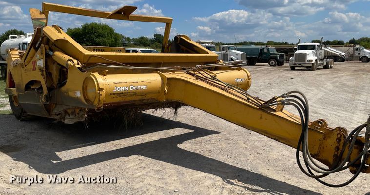 image for item MJ9153 2004 John Deere 1810E  scraper