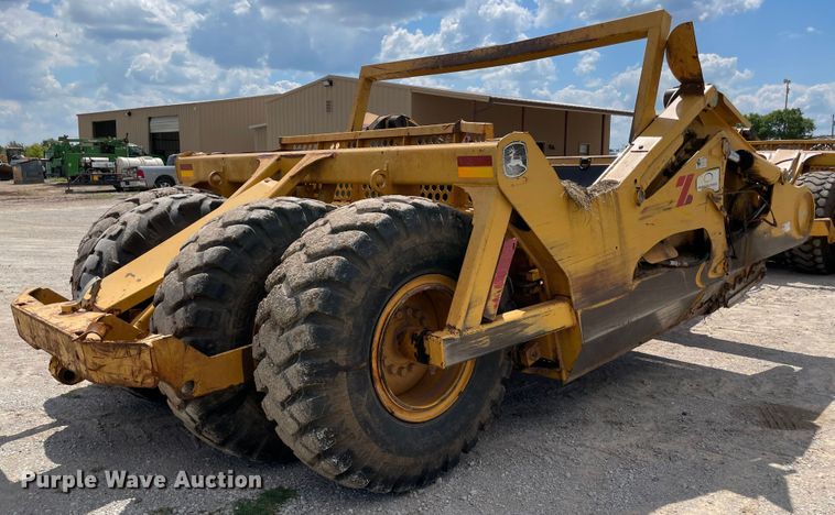 image for item MJ9153 2004 John Deere 1810E  scraper