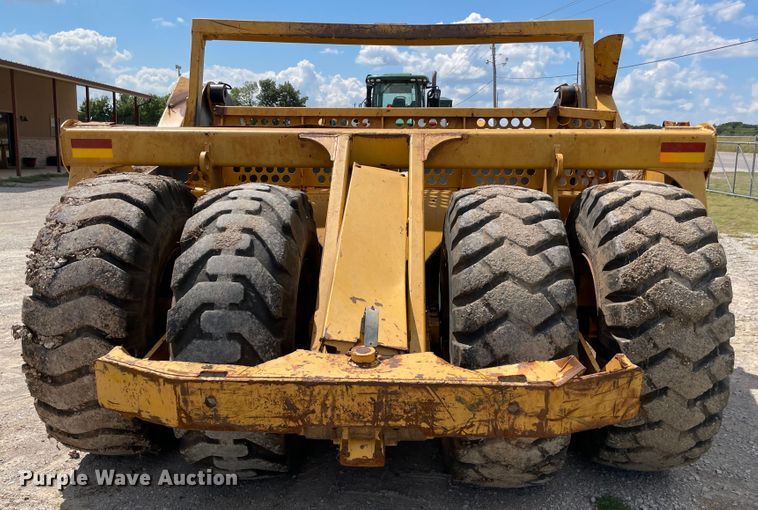 image for item MJ9153 2004 John Deere 1810E  scraper