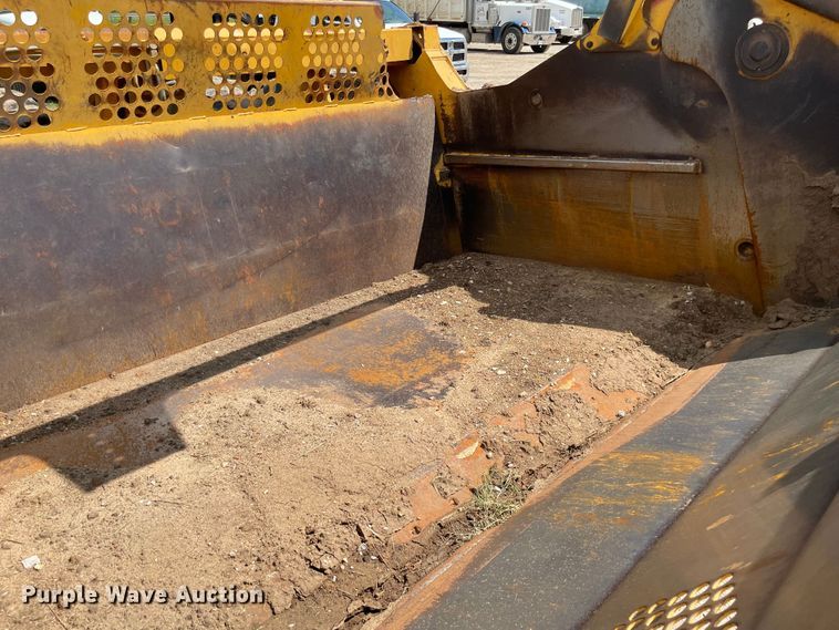 image for item MJ9153 2004 John Deere 1810E  scraper