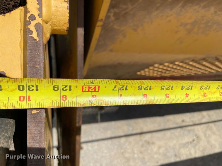 image for item MJ9153 2004 John Deere 1810E  scraper