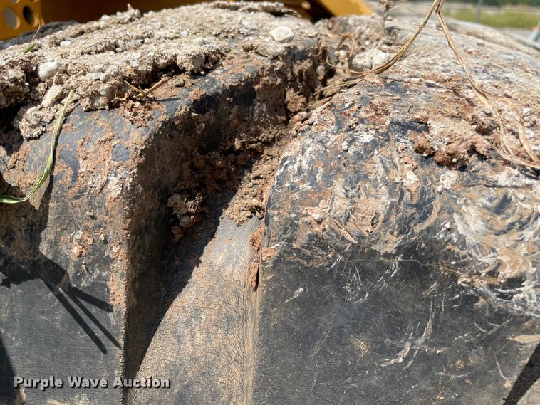 image for item MJ9153 2004 John Deere 1810E  scraper