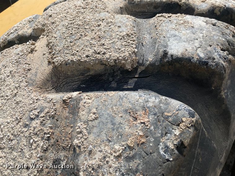 image for item MJ9153 2004 John Deere 1810E  scraper