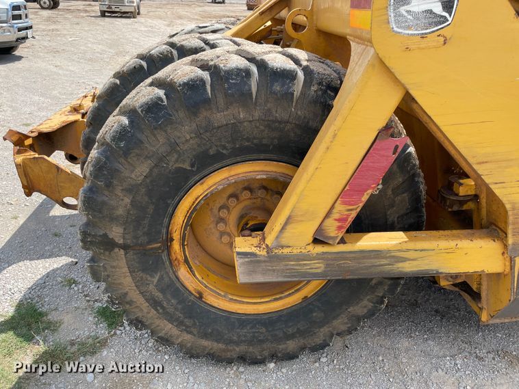 image for item MJ9153 2004 John Deere 1810E  scraper