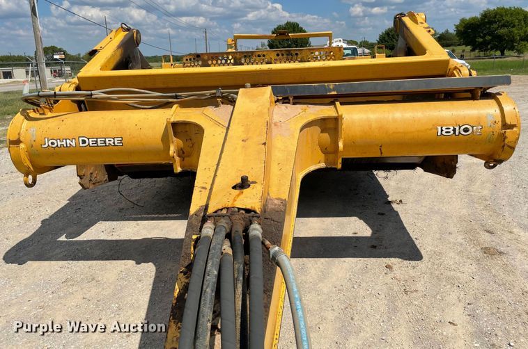 image for item MJ9154 2004 John Deere 1810E  scraper