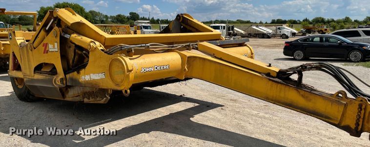 image for item MJ9154 2004 John Deere 1810E  scraper