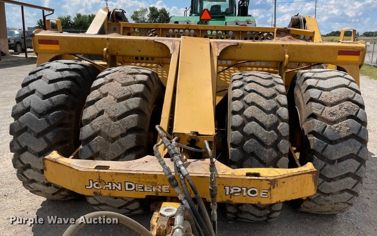 image for item MJ9154 2004 John Deere 1810E  scraper