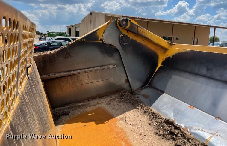 image for item MJ9154 2004 John Deere 1810E  scraper