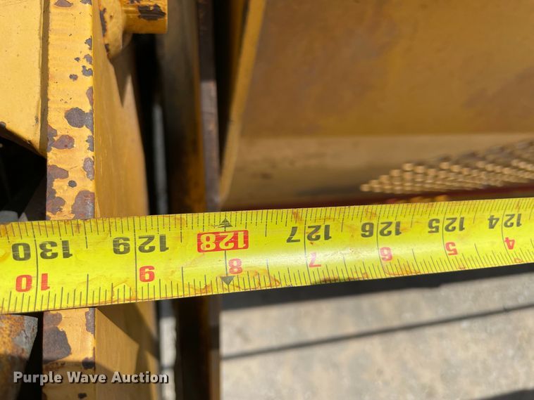 image for item MJ9154 2004 John Deere 1810E  scraper