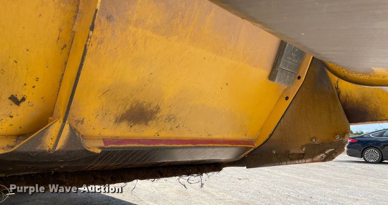 image for item MJ9154 2004 John Deere 1810E  scraper