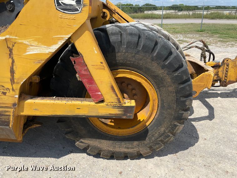 image for item MJ9154 2004 John Deere 1810E  scraper