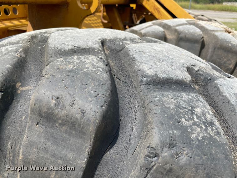 image for item MJ9154 2004 John Deere 1810E  scraper