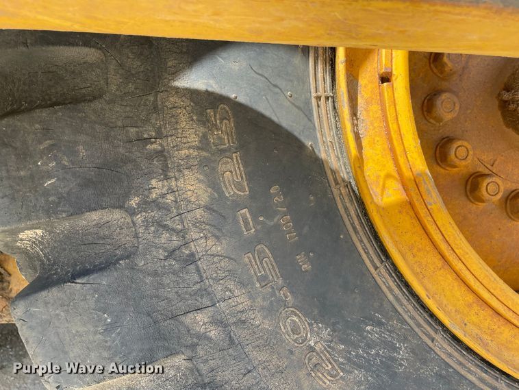 image for item MJ9154 2004 John Deere 1810E  scraper