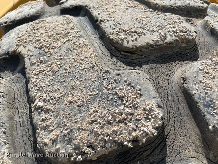 image for item MJ9154 2004 John Deere 1810E  scraper