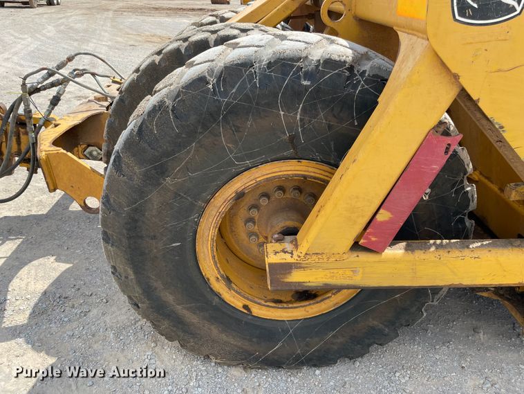 image for item MJ9154 2004 John Deere 1810E  scraper