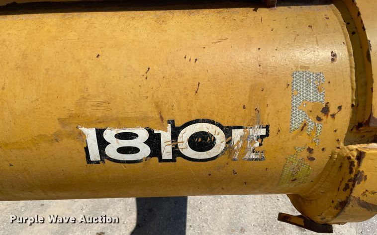 image for item MJ9154 2004 John Deere 1810E  scraper