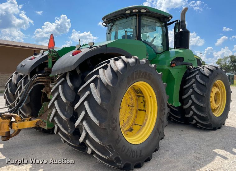 image for item MJ9155 2015 John Deere 9520R Scraper Special  4WD tractor