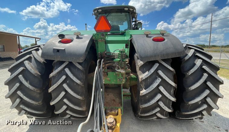 image for item MJ9155 2015 John Deere 9520R Scraper Special  4WD tractor