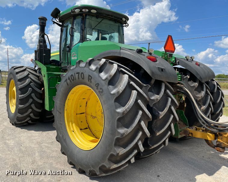 image for item MJ9155 2015 John Deere 9520R Scraper Special  4WD tractor