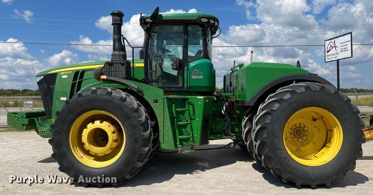 image for item MJ9155 2015 John Deere 9520R Scraper Special  4WD tractor