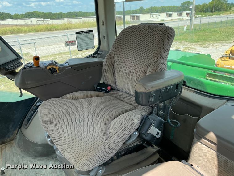 image for item MJ9155 2015 John Deere 9520R Scraper Special  4WD tractor