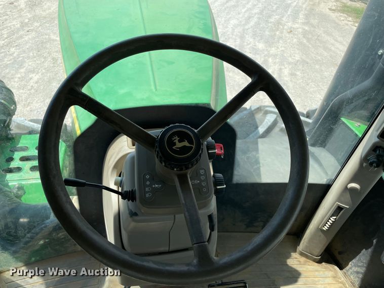 image for item MJ9155 2015 John Deere 9520R Scraper Special  4WD tractor