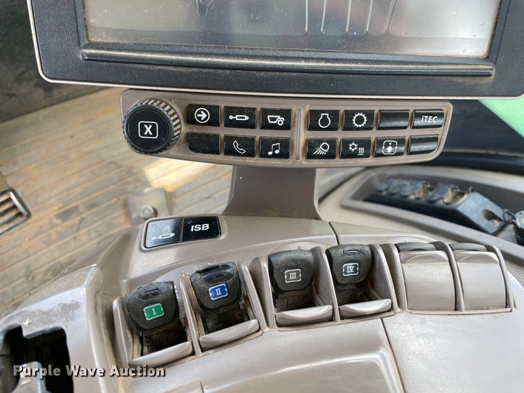 image for item MJ9155 2015 John Deere 9520R Scraper Special  4WD tractor