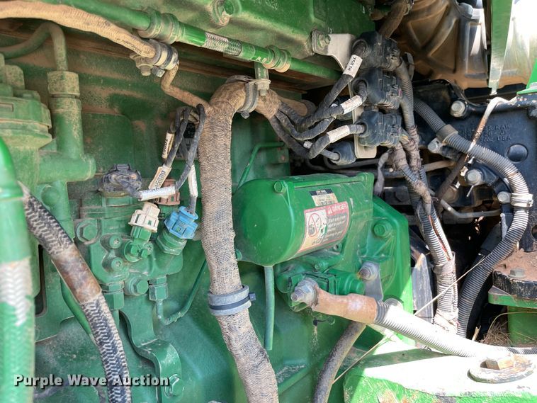 image for item MJ9155 2015 John Deere 9520R Scraper Special  4WD tractor