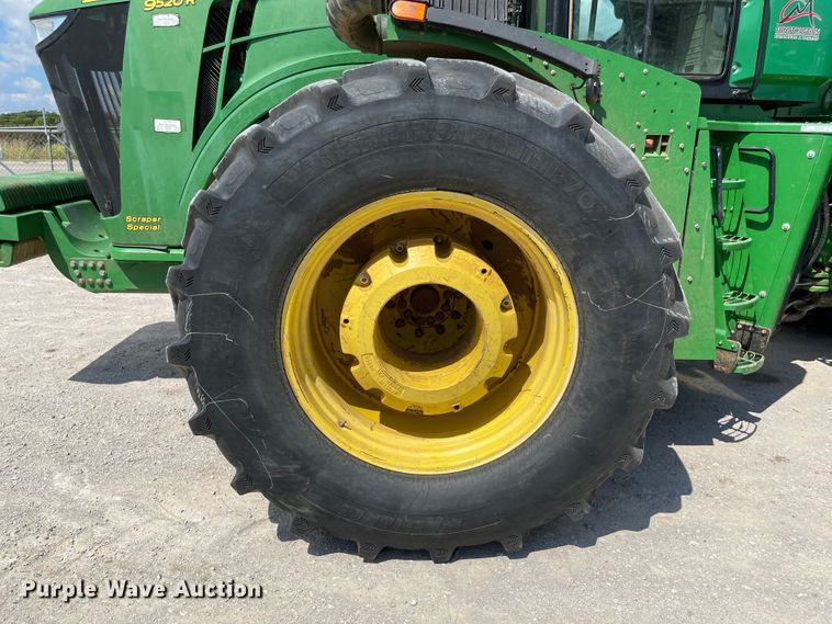 image for item MJ9155 2015 John Deere 9520R Scraper Special  4WD tractor
