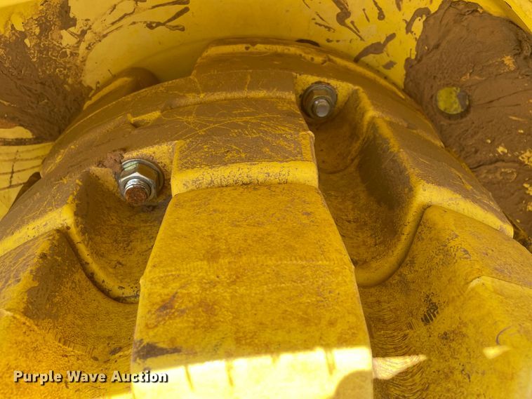 image for item MJ9155 2015 John Deere 9520R Scraper Special  4WD tractor